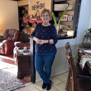 Meet your Posher, Debbie